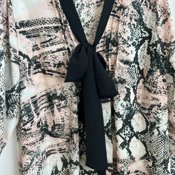 Pink fusion Snake print contemporary blouse 1X - Picture 5 of 6